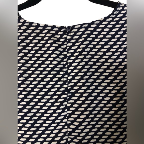 Banana Republic Factory Blue and White Lightweight Short Sleeve Top Size Small - Picture 7 of 7